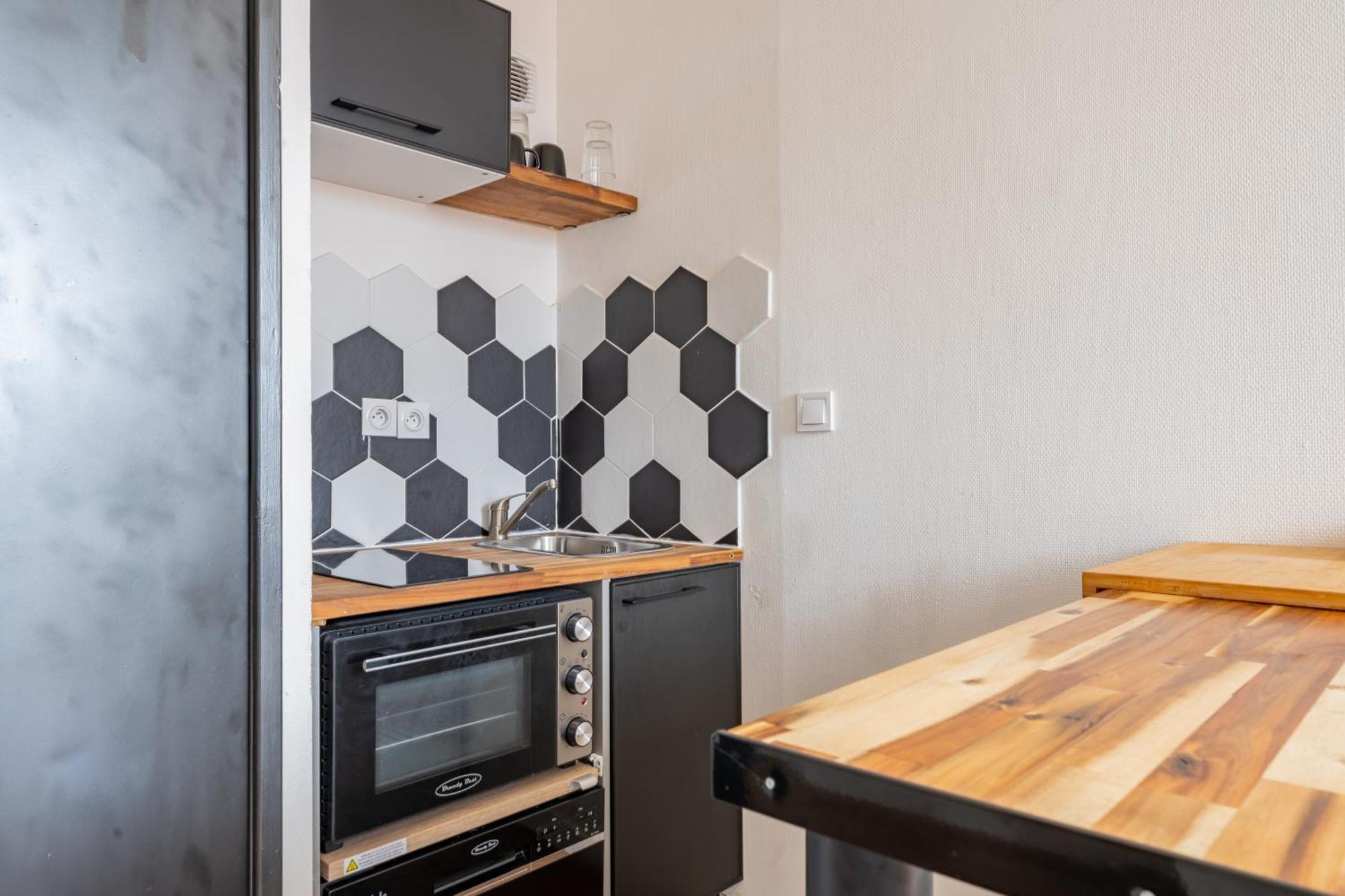 Apartamento Charlemagne - Studio Confortable Avec Parking Gratuit - Quelques Pas De La Gare, Cuisine, Wifi Arras Exterior foto