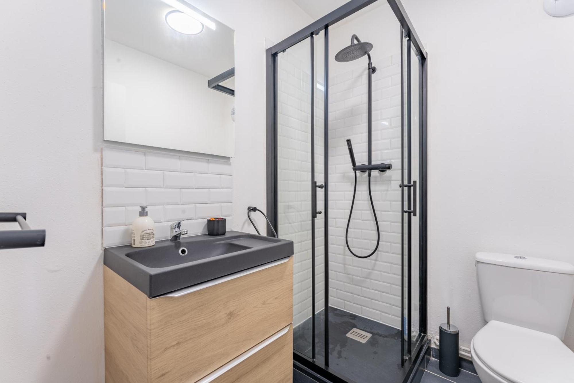 Apartamento Charlemagne - Studio Confortable Avec Parking Gratuit - Quelques Pas De La Gare, Cuisine, Wifi Arras Exterior foto